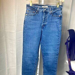 Levi's Wedgie Straight Jeans in Space to Think - Medium Wash - Size 28x28